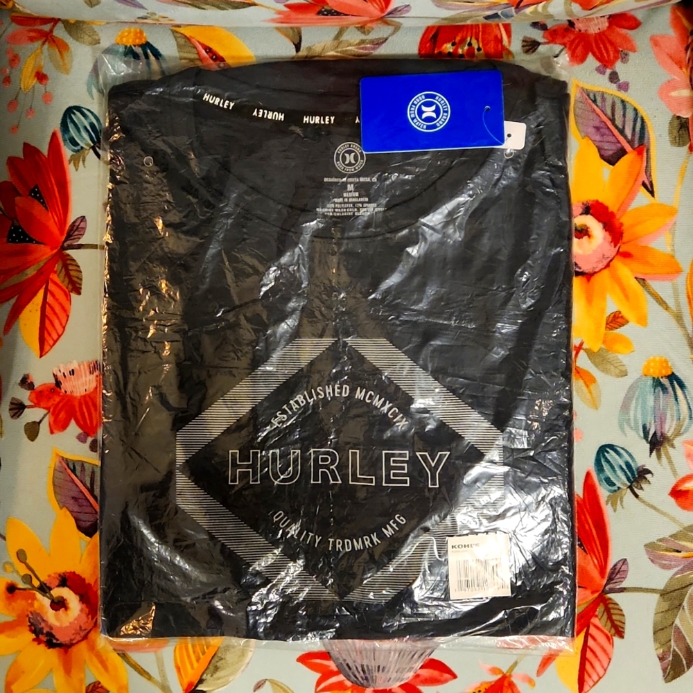 Black Hurley Performance Essentials Graphic Tee (size M)